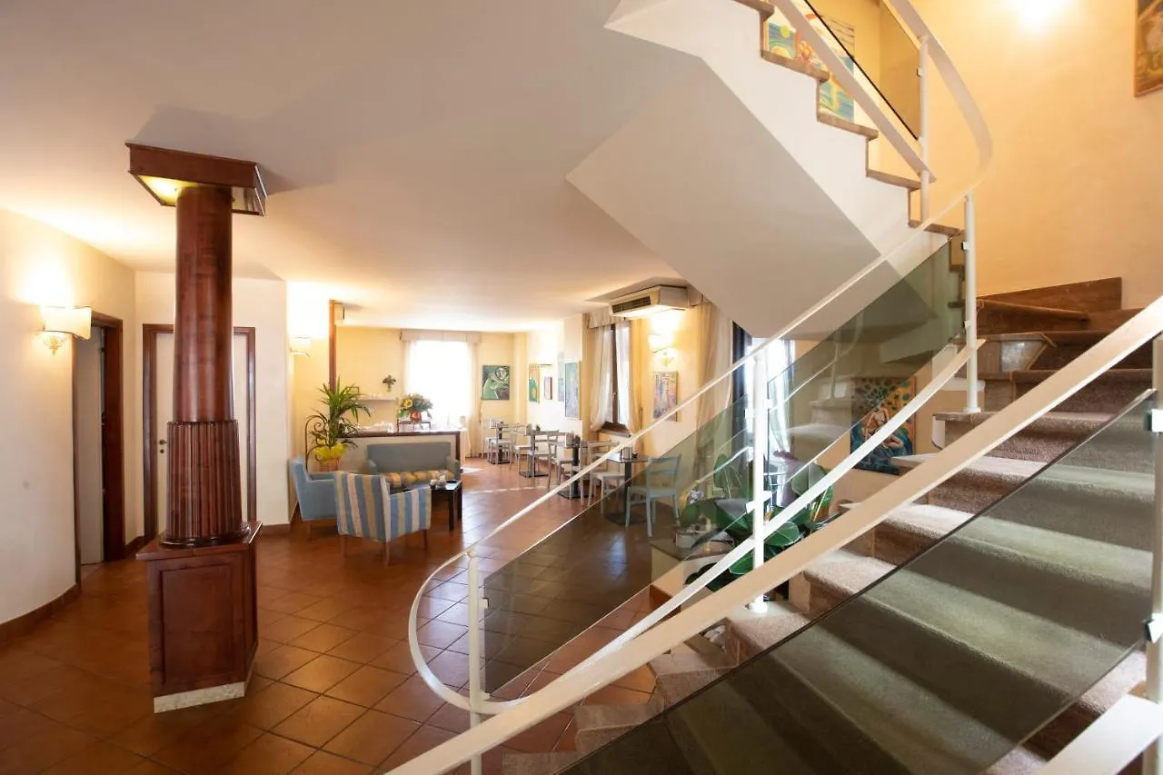 Hotel Arcobaleno Siena 3*,