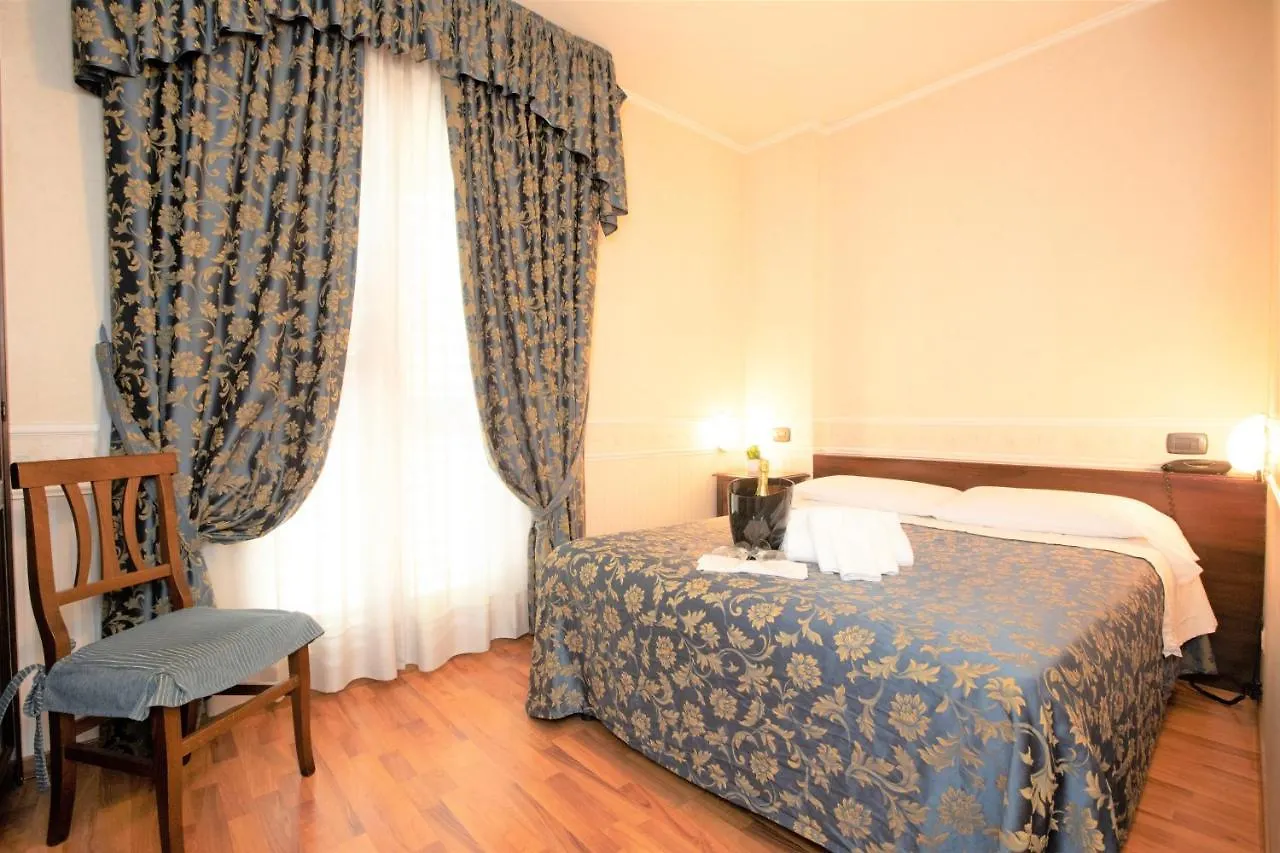***  Hotel Arcobaleno Siena Itália