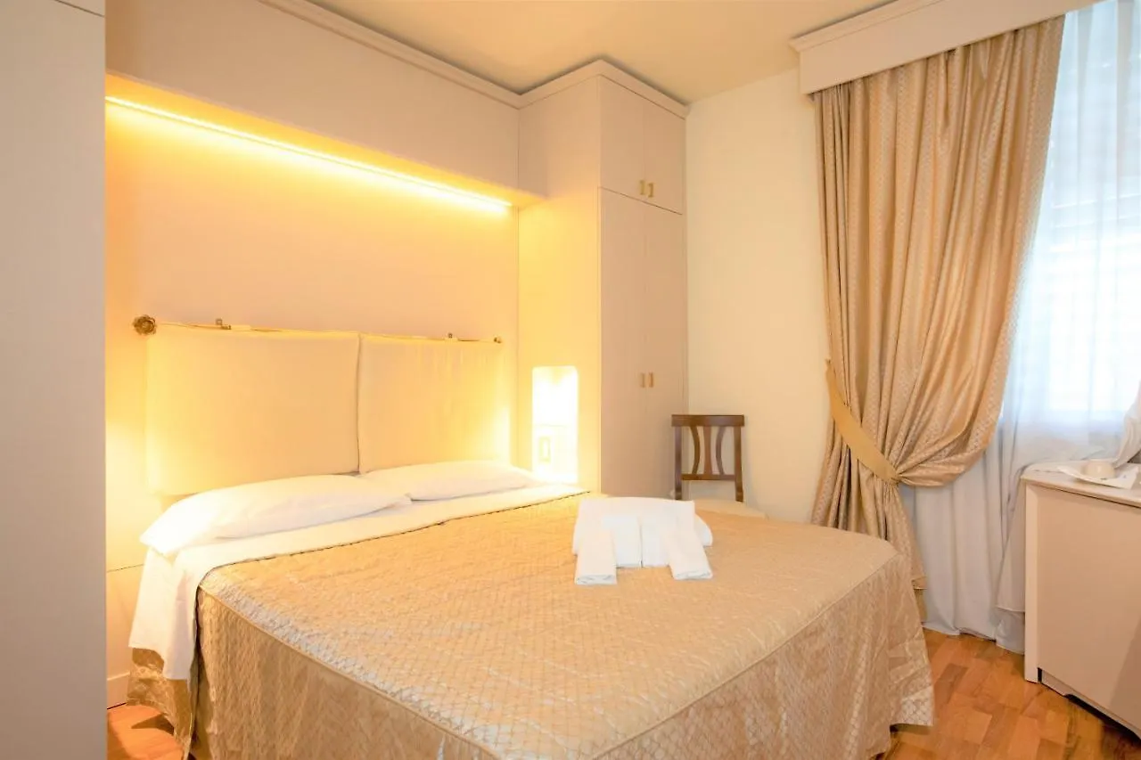 Hotel Arcobaleno Sienne 3*,